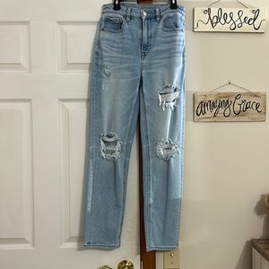 American Eagle mom jean